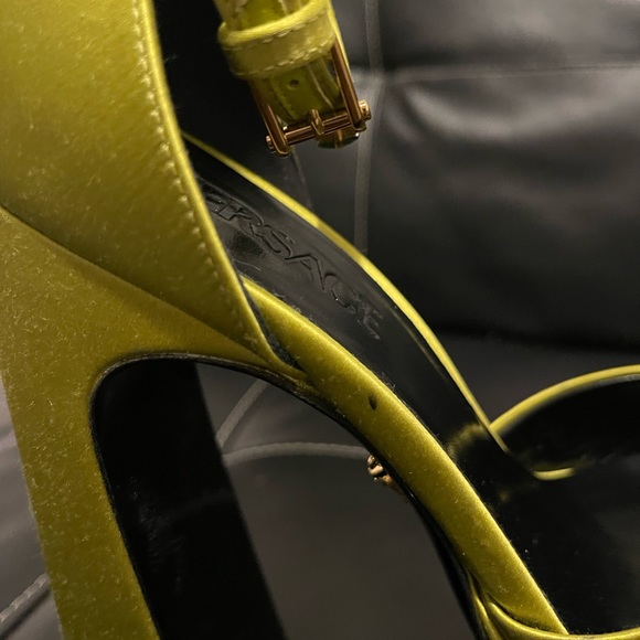 Versace Pointed Toes Aevitas - Picture 6 of 8